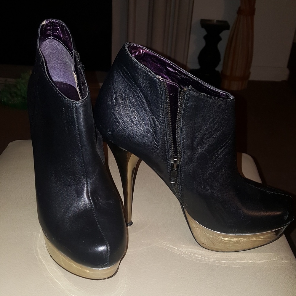 Platform ankle boots